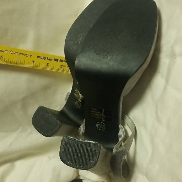 Shoes - Picture 2 of 3